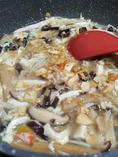 Foto resep Sup hot and sour jamur Enoki, shitake, kuping