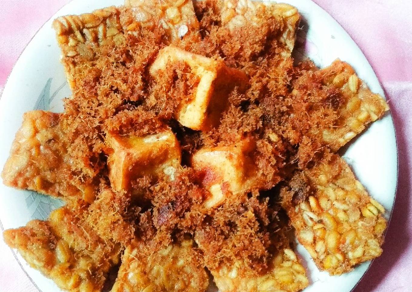 Tahu tempe goreng Lengkuas