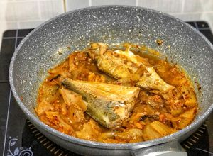 Hình của món Cá Kho Dưa Cải Chua.