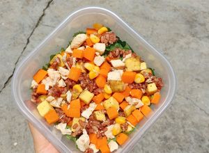 Hình của món Cơm gạo lứt trộn rau củ (eatclean).