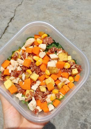 Hình của món Cơm gạo lứt trộn rau củ (eatclean).