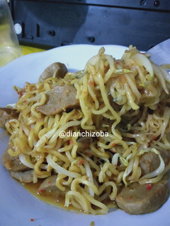 Foto resep Indomie goreng nyemek pedas