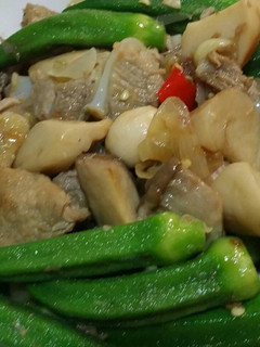 續冷凍排骨亂亂弄-與秋癸、杏鮑菇 的食譜成品照片