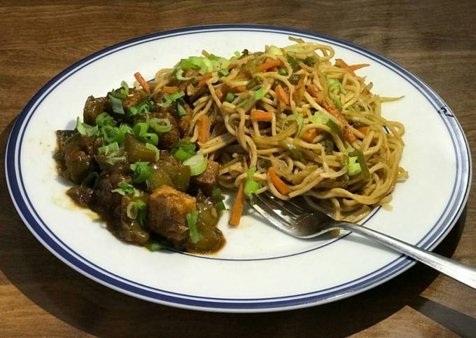 Recipe of Super Quick Chilli Tofu and Hakka Noddles