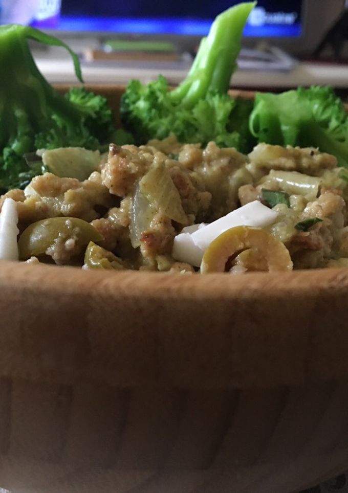 Una foto de Tallarines de espelta con soja texturizada y salsa de tofu con brócoli y albahaca