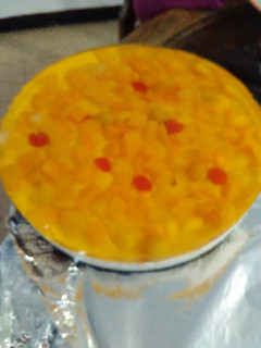 Una foto de Pay de queso y gelatina de frutas