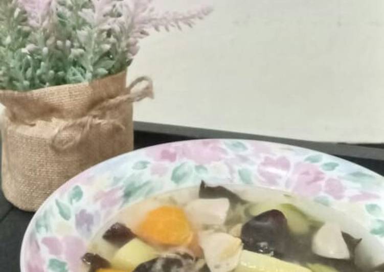 Resep Sup Baso Jamur Kuping serba cemplung yang Enak