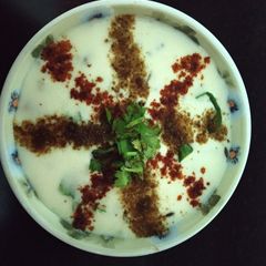A picture of Onion raita.