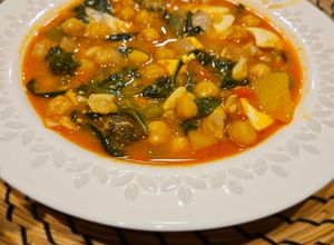 Foto principal de Potaje garbanzos con espinacas y bacalao