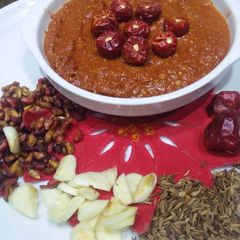 A picture of Anar danay ki chatni 😋.