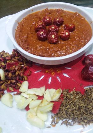 A picture of Anar danay ki chatni 😋.