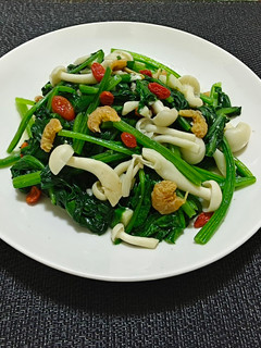鹽麴菠菜炒蝦米(簡單料理) 的食譜成品照片
