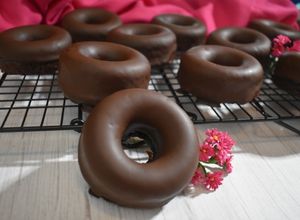 Foto principal de Donuts de calabaza muerte por chocolate