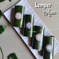 A picture of Lemper Ayam.