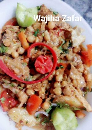 A picture of Chana Batata Chutni Chat.