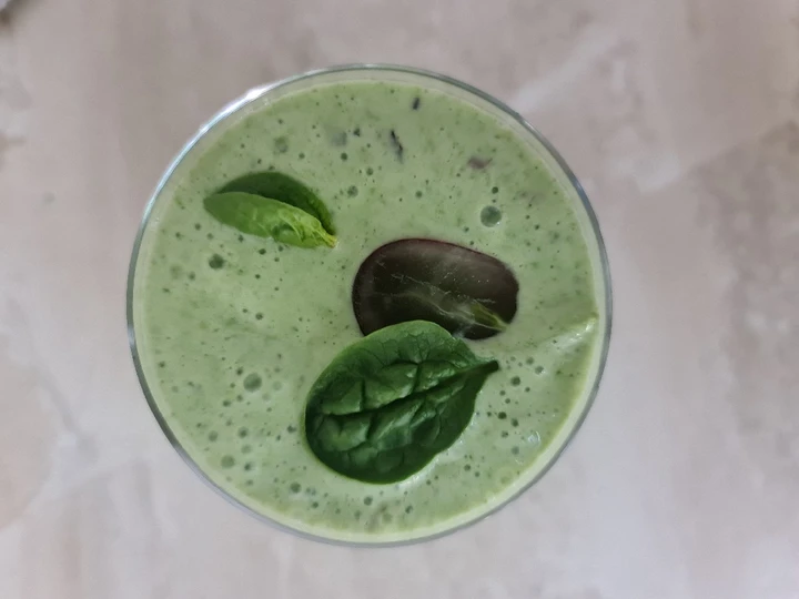 Easy Way Prepare Recipe Spinach and grape smoothie that is Can Pamper Your Tongue, Can Spoil the Tongue}