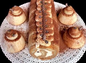 Foto di Tronchetto di Savoiardi con Crema al Mascarpone e Latte Condensato