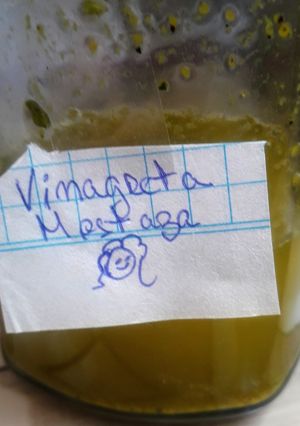Una foto de Vinagreta con mostaza🇵🇪