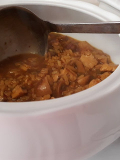 Una foto de Arroz caldoso con pollo y setas