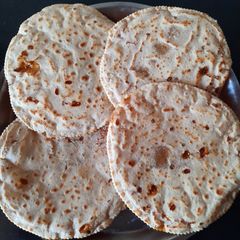 Gud poli jaggery roti A picture of Gud poli jaggery roti.