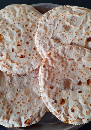 A picture of Gud poli jaggery roti.