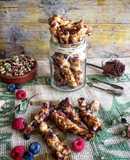 Retorcidos de Hojaldre con pistachos y frambuesas