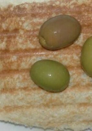 صورة لوصفة توست بالجبن والزيتون