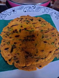 मक्का मेथी का पराठा (makka methi ka paratha recipe in Hindi) रेसिपी मुख्य फोटो