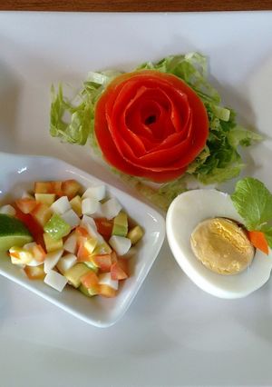 Una foto de Ensalada de aguacate con clara de huevo