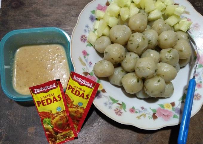 Cilok kenyal sambal kacang