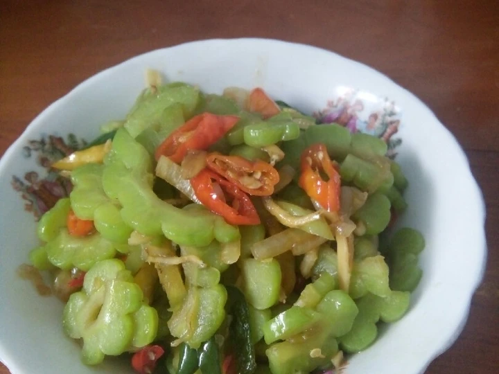 Langkah Mudah untuk Membikin Resep Tumis pare teri tidak pahit yang Uenak Anti Ribet, Mantap