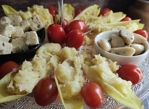 Une photo de Bateau d'endives, purée de panais à l'huile de truffes