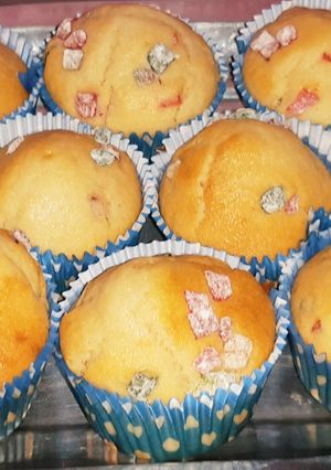 A picture of Tutti frutti cupcakes.
