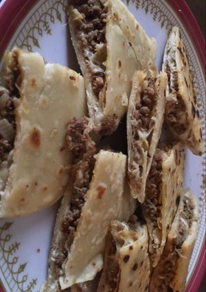 A picture of Cheesy timepass keema roti 😜.
