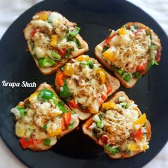 A picture of Cheese bread pizza.