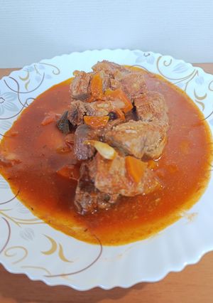 O poză a rețetei Carne de porc cu sos ragu.