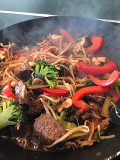 Rindfleisch mit Gemüse im Wok Rezepthauptbild