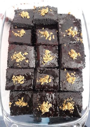 عکسی از دستور کیک شکلاتی خیس