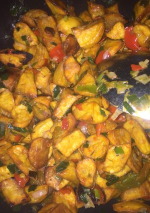 A picture of Fried Sweet Potatoes Mixed With Vegetables Sauce.