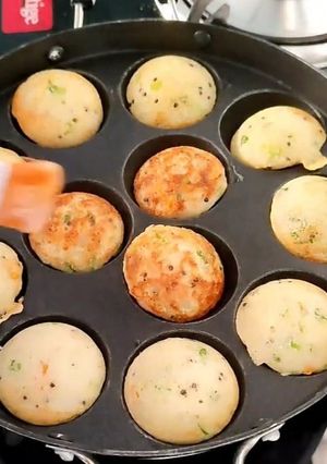 सूजी के अप्पे (suji ke appe recipe in Hindi) रेसिपी मुख्य फोटो