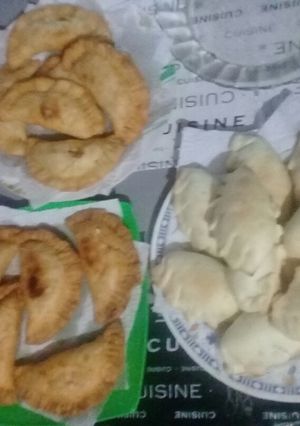 Una foto de Empanadas de pollo fritas y al horno