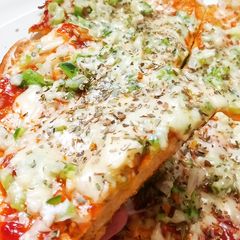 A picture of Omelette pizza.