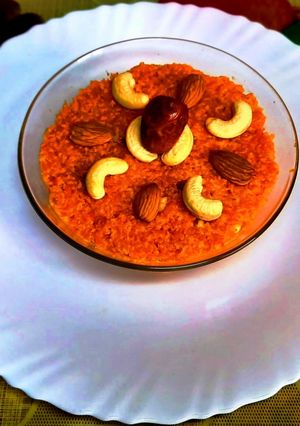 गाजर का हलवा (Gajar ka halwa recipe in hindi) रेसिपी मुख्य फोटो