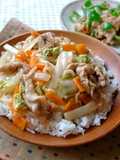Quick and Easy! Chinese-Style Bowl with Napa Cabbage, Carrots, and Pork
