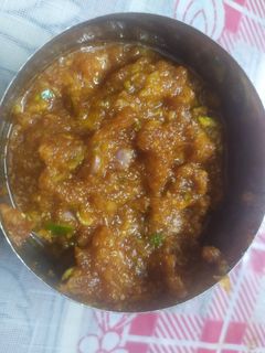 કાચી કેરી ડુંગળી ની ચટણી (Kachi Keri Dungli Chutney Recipe In Gujarati) રેસીપી મુખ્ય ફોટો