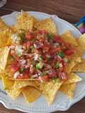 Nachos con pico de gallo