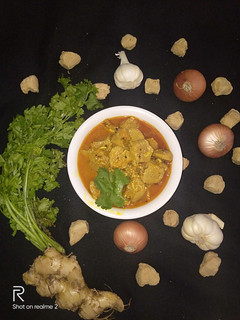 સોયા વડી નું ગ્રેવી વાળુ સાક (Soya Vadi Recipe In Gujarati) રેસીપી મુખ્ય ફોટો