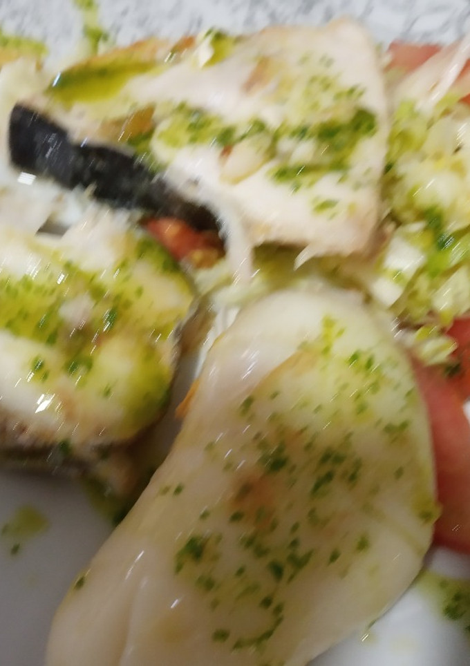 Una foto de Variado de pescado a la plancha