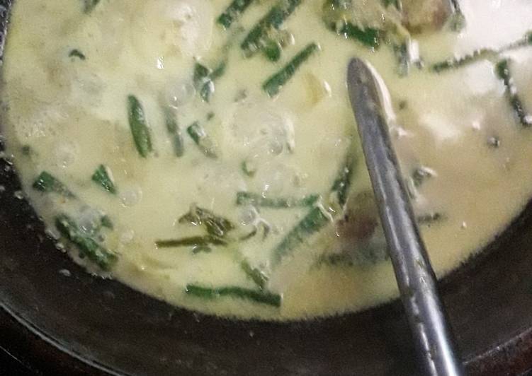 Gulai telur,kentang,dan kacang panjang kuning