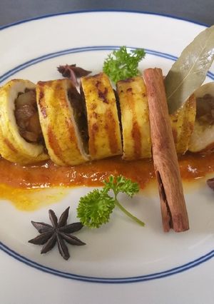 A picture of Chicken Massaman Roll.